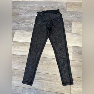 Sommer Ray Snake Print V-Front Butt Lift Legging